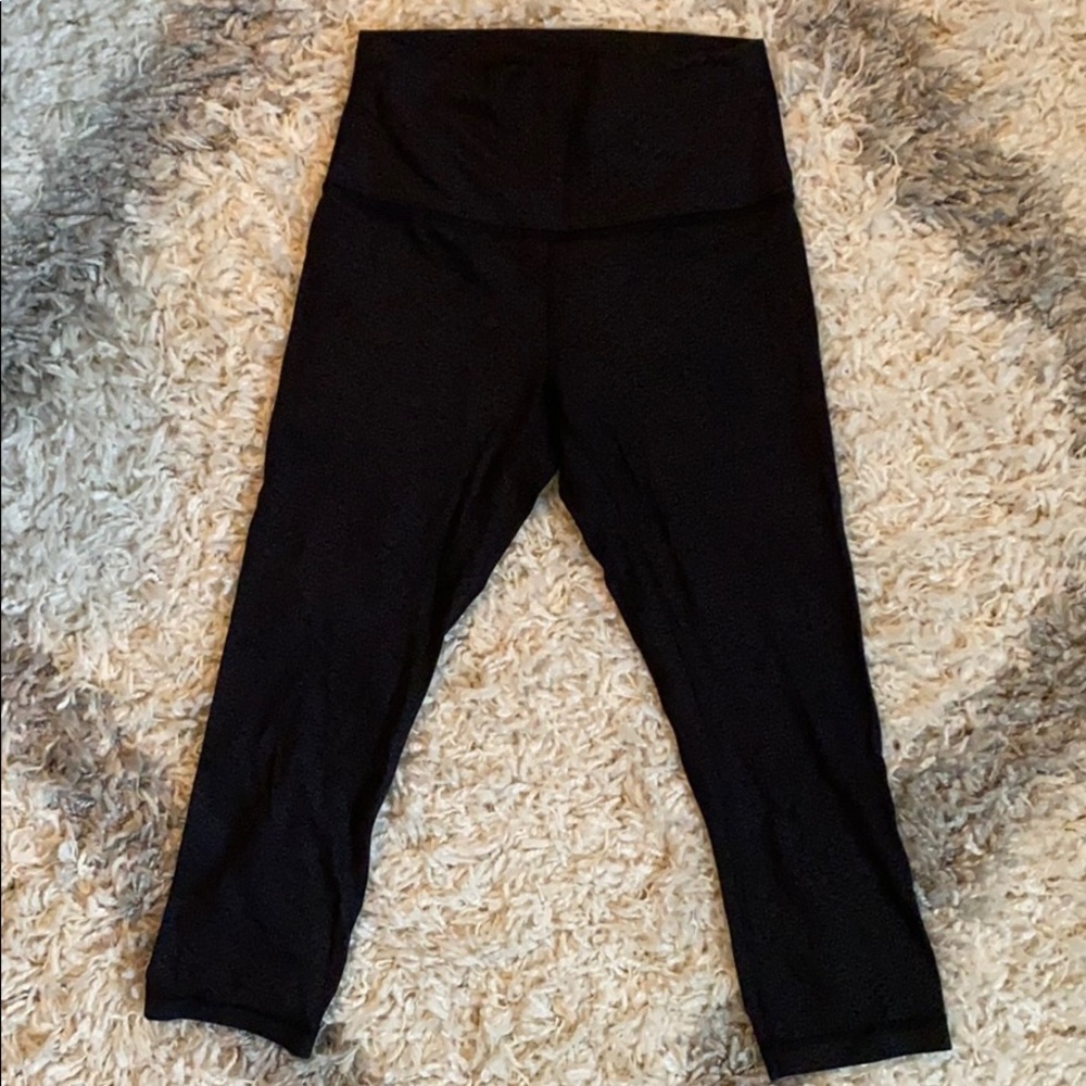 Lululemon cropped athletic leggings